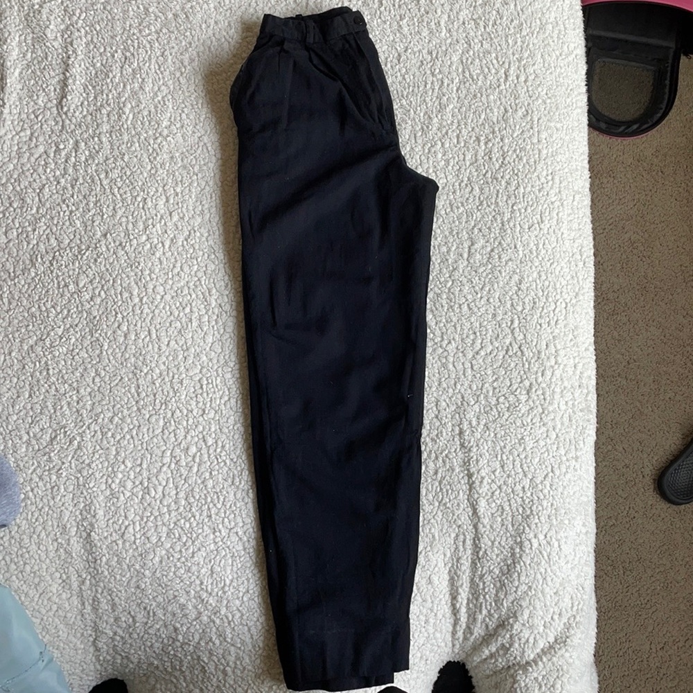 Black pants made of wool